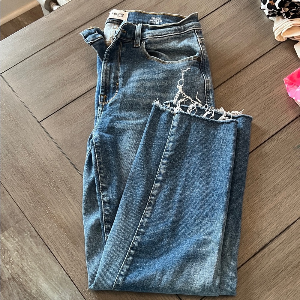 Kensie Jeans - Allie High Rise Slim Straight - Size 8